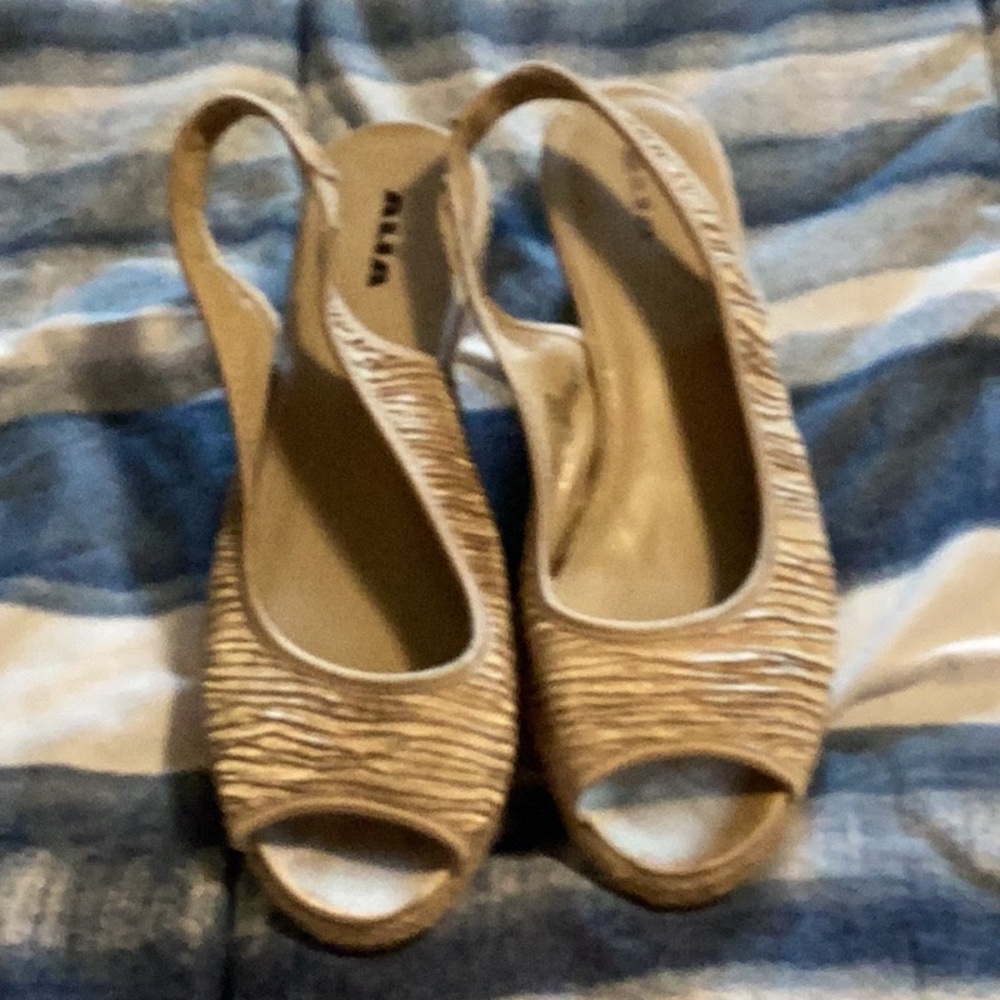 Alia wedge sandals